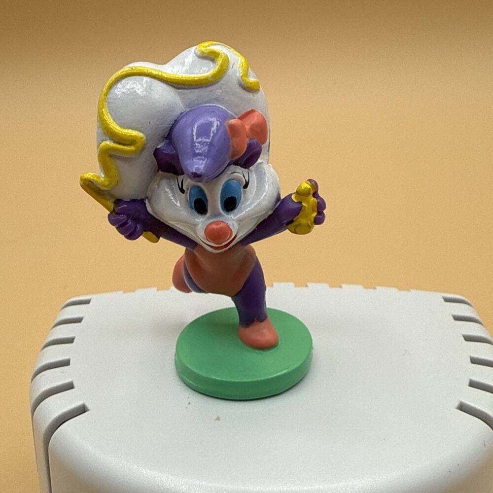 FiFi La Fume Tiny Toons Skunk PVC Warner Brothers Looney Pepe le Pew Family